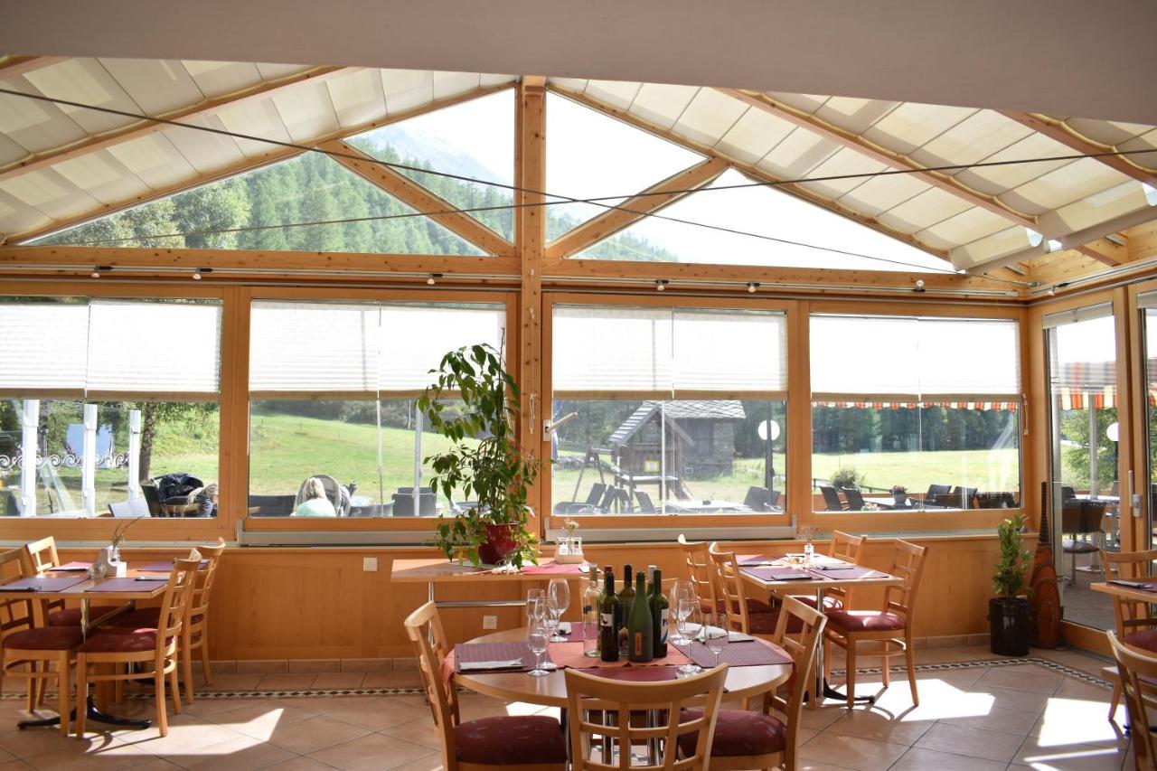 Restaurant & Hostel Hole In One Randa Eksteriør billede